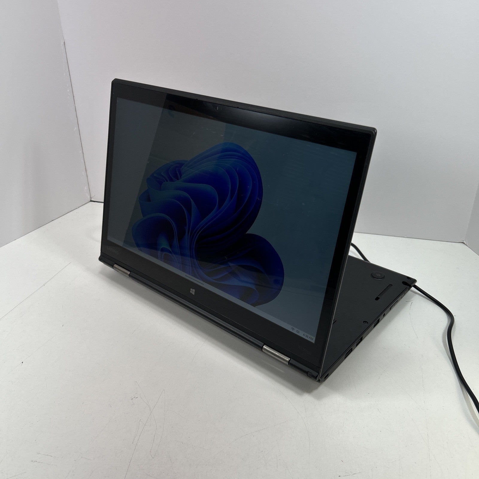 Lenovo ThinkPad X1 Yoga Gen 1 i7-6500U  2.5GHz 8GB Ram 512GB SSD Win 11 Pro