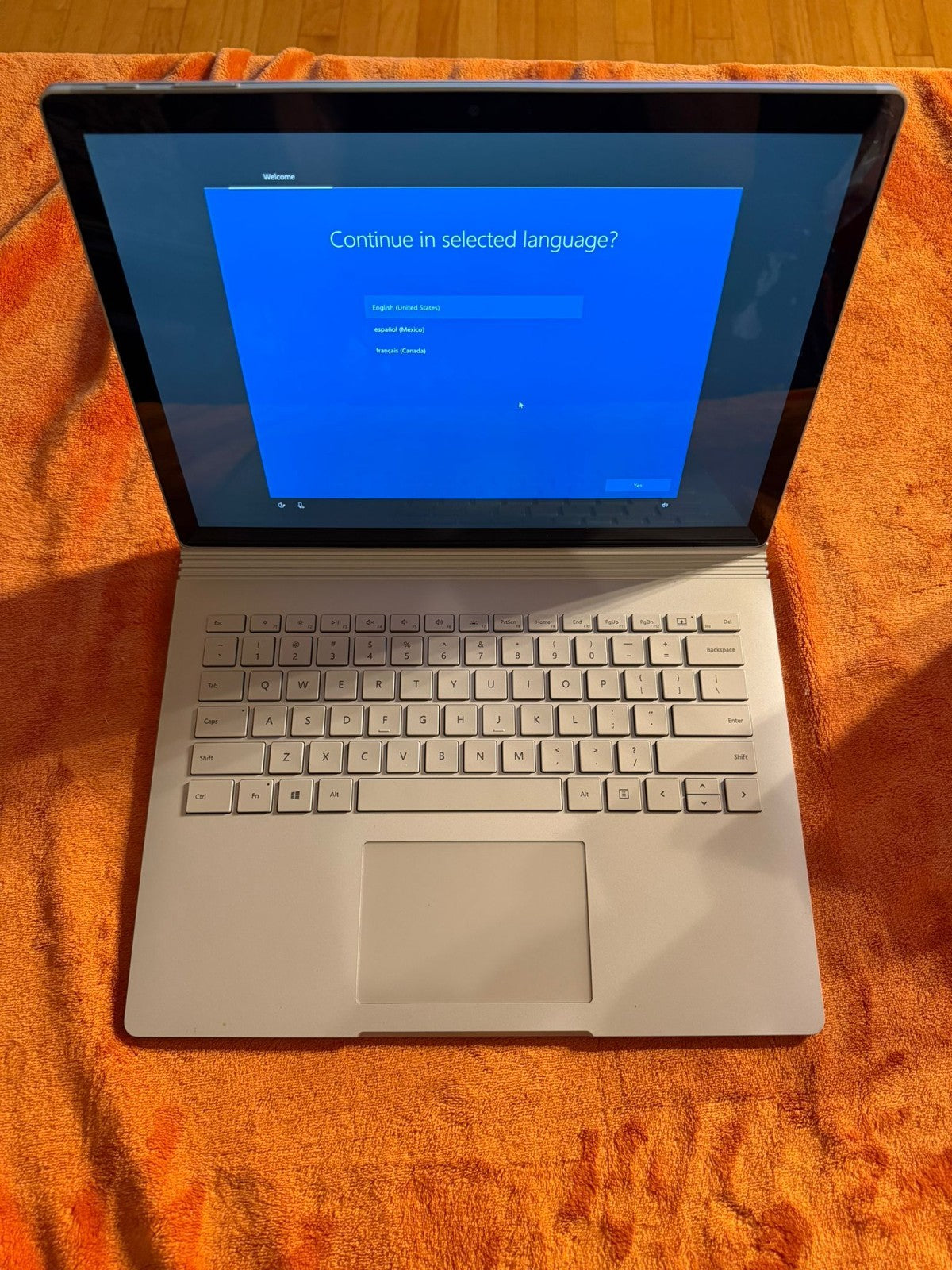 Microsoft Surface Book 2 13.5" 2-in-1 Laptop Intel Core i5 8GB Memory 256GB SSD