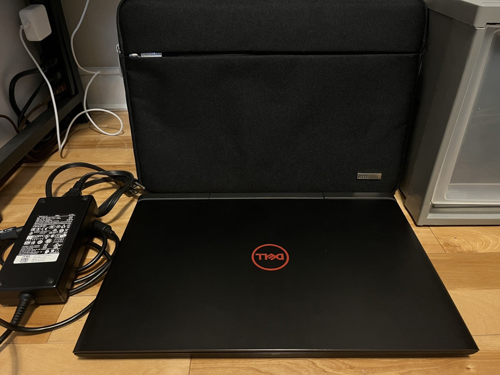 Dell Inspiron 15 7577 - 1TB HDD, 128GB SSD, 16GB RAM, Core i5-7300HQ, GTX 1060