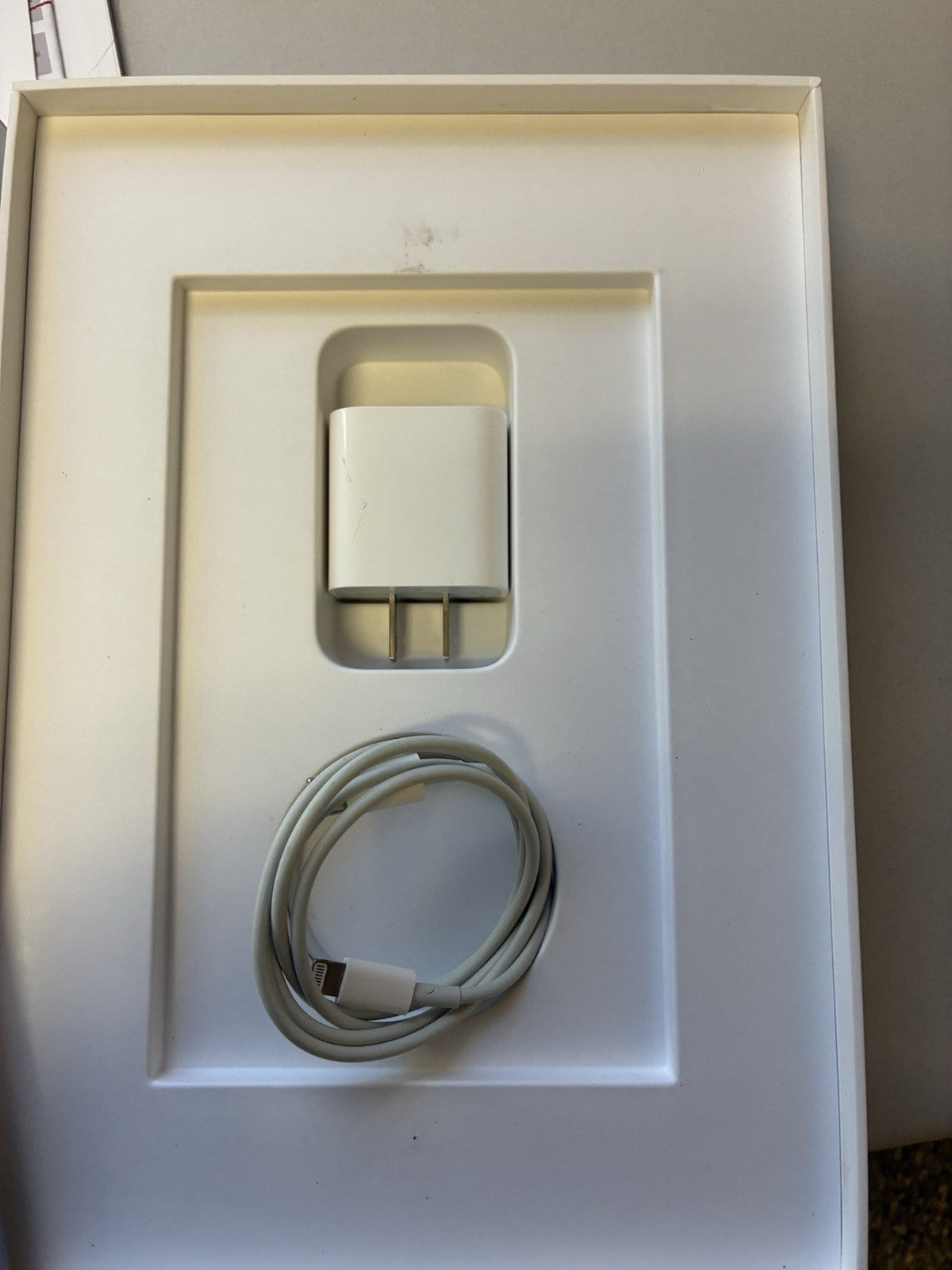 Apple iPad Air 2 128GB Wi-Fi Cellular and iPad 4 32GB