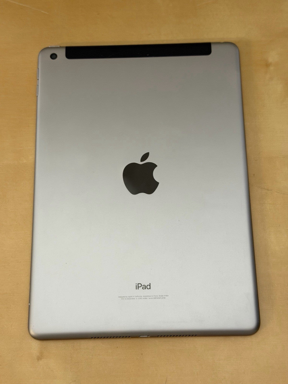 Apple iPad 6th Gen 9.7” 32GB Space Gray Wi-Fi + LTE Cellular Unlocked Clean IMEI